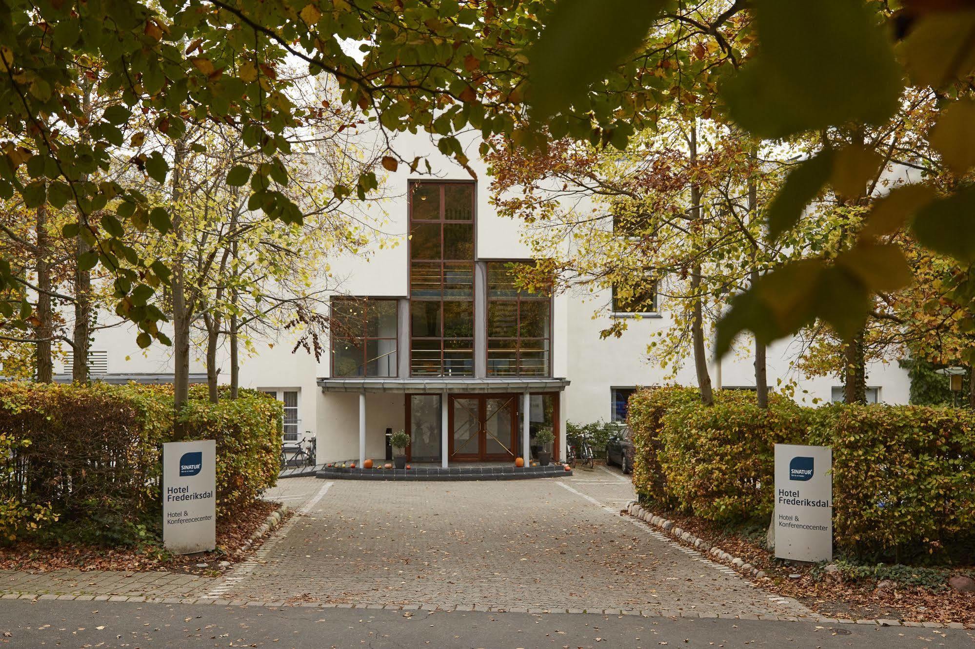 Frederiksdal Sinatur Hotel & Konference Конґенс-Люнґбю Екстер'єр фото