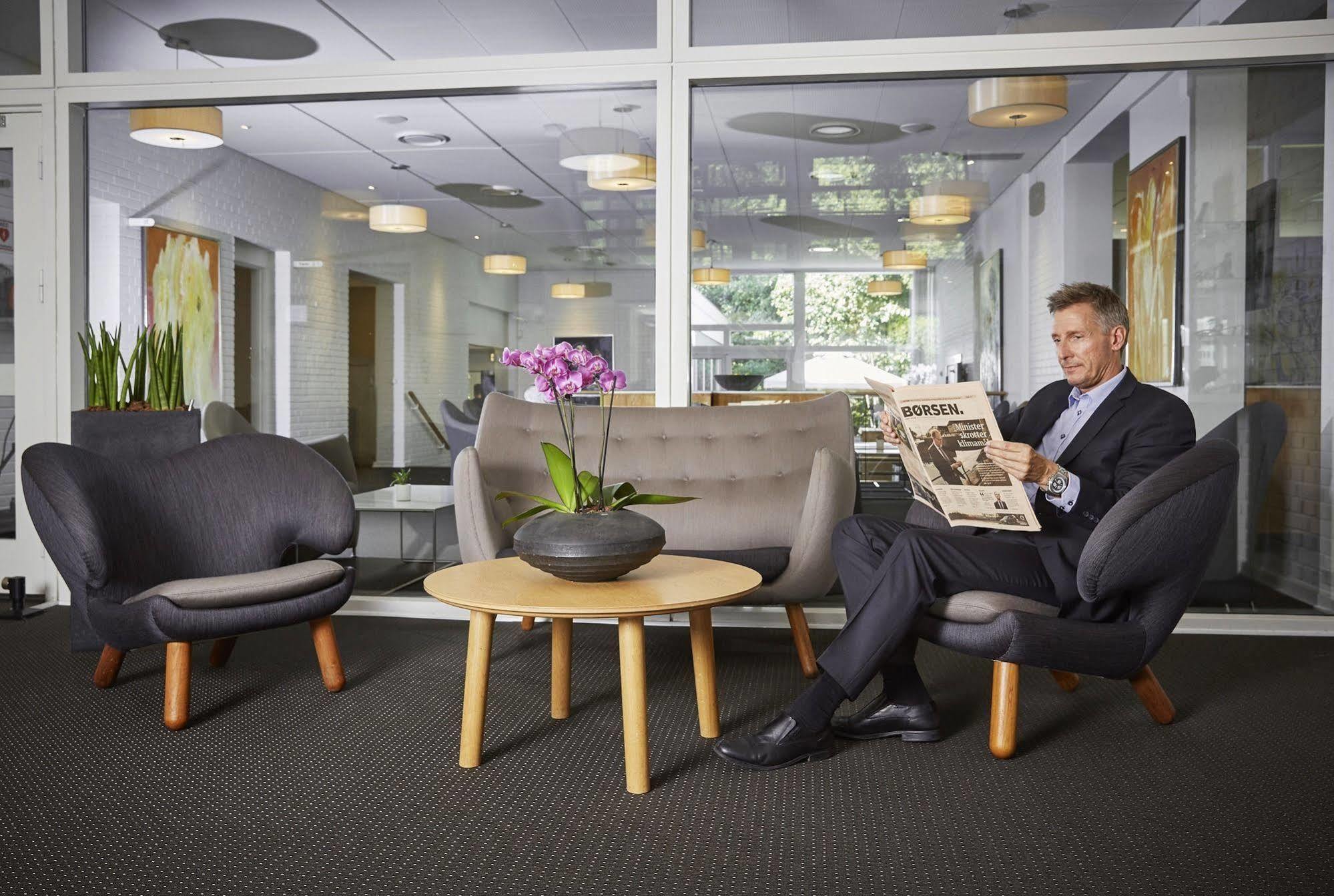 Frederiksdal Sinatur Hotel & Konference Конґенс-Люнґбю Екстер'єр фото