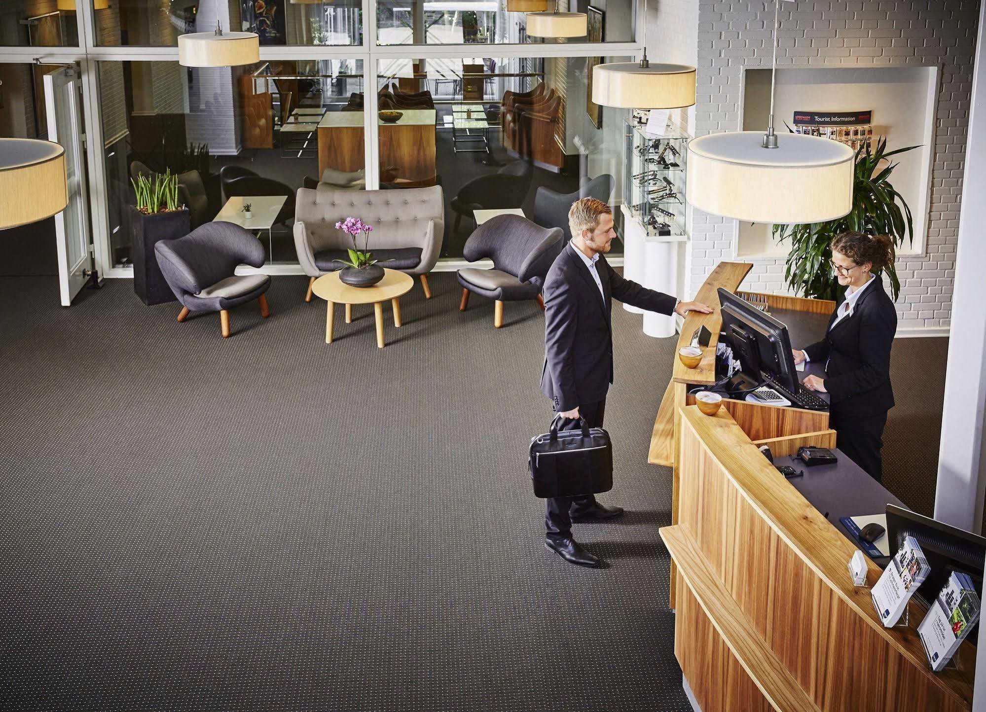 Frederiksdal Sinatur Hotel & Konference Конґенс-Люнґбю Екстер'єр фото